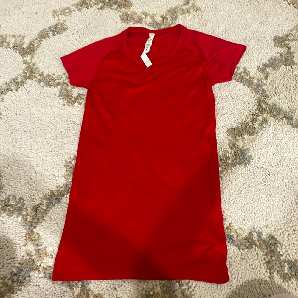 Red lululemon swiftly